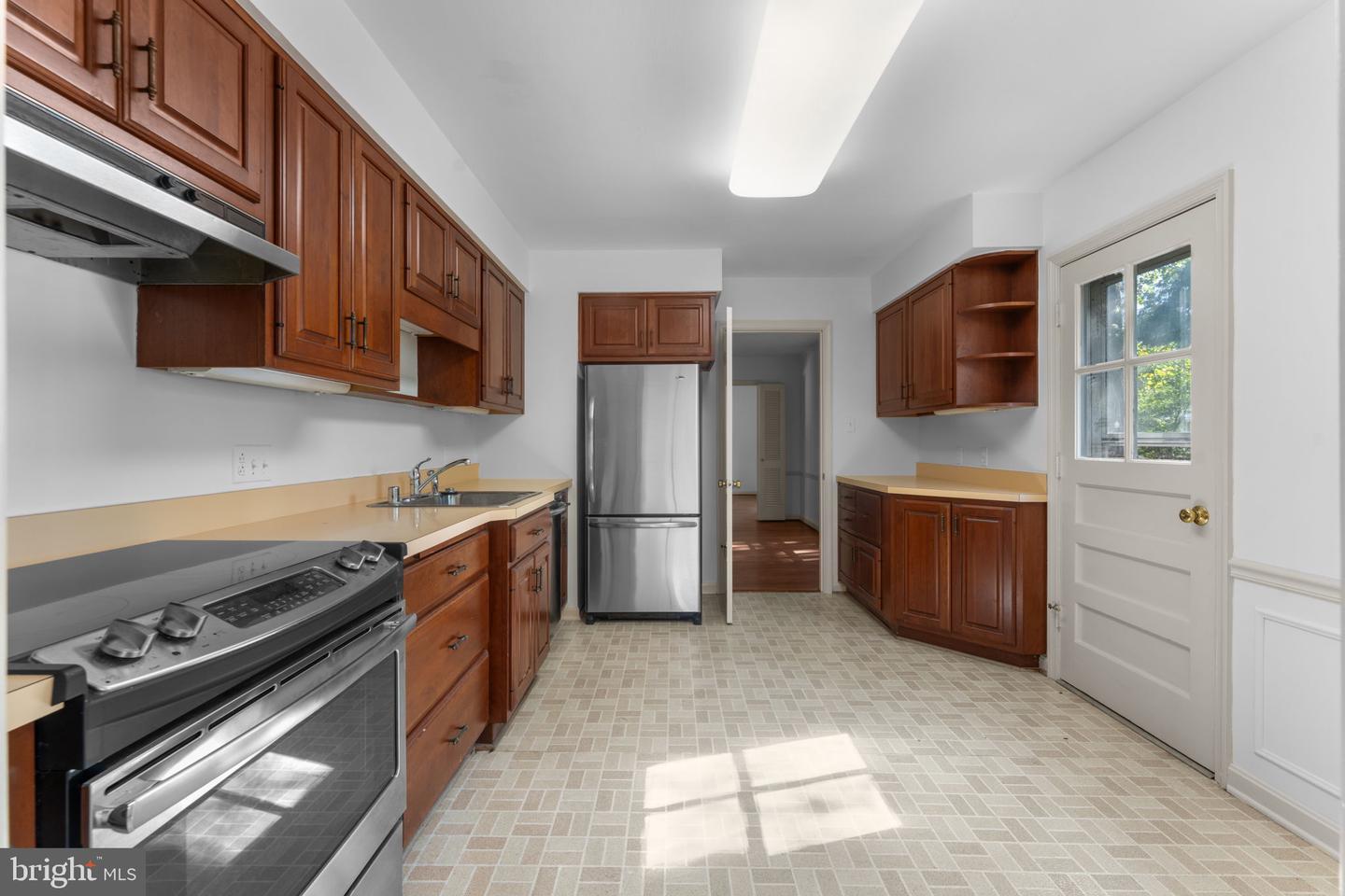 2430 INGLEWOOD CT, FALLS CHURCH, Virginia 22043, 4 Bedrooms Bedrooms, ,2 BathroomsBathrooms,Residential,For sale,2430 INGLEWOOD CT,VAFX2263482 MLS # VAFX2263482
