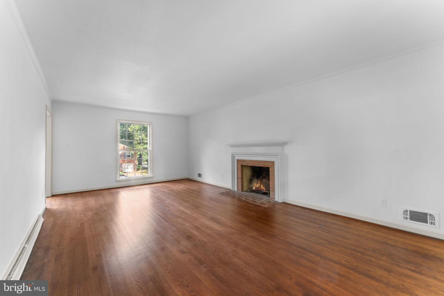 2430 INGLEWOOD CT, FALLS CHURCH, Virginia 22043, 4 Bedrooms Bedrooms, ,2 BathroomsBathrooms,Residential,For sale,2430 INGLEWOOD CT,VAFX2263482 MLS # VAFX2263482