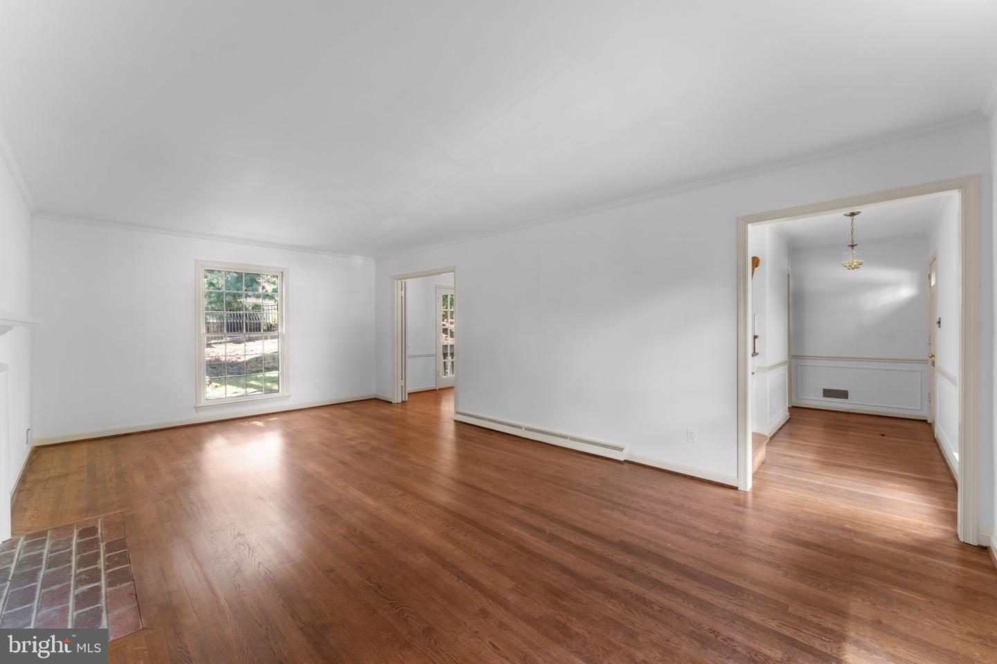 2430 INGLEWOOD CT, FALLS CHURCH, Virginia 22043, 4 Bedrooms Bedrooms, ,2 BathroomsBathrooms,Residential,For sale,2430 INGLEWOOD CT,VAFX2263482 MLS # VAFX2263482