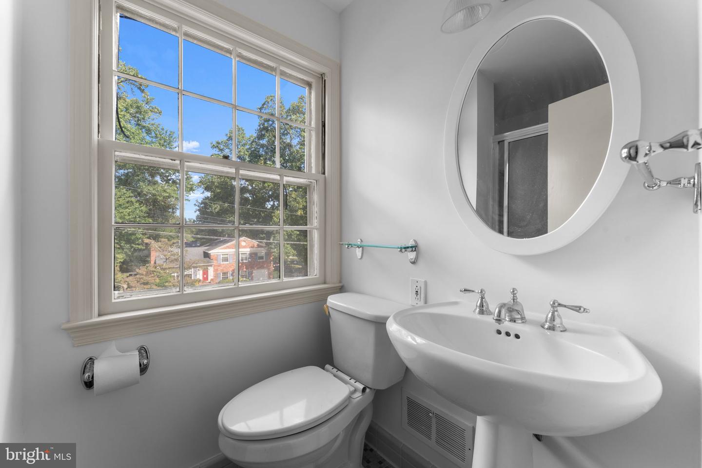 2430 INGLEWOOD CT, FALLS CHURCH, Virginia 22043, 4 Bedrooms Bedrooms, ,2 BathroomsBathrooms,Residential,For sale,2430 INGLEWOOD CT,VAFX2263482 MLS # VAFX2263482