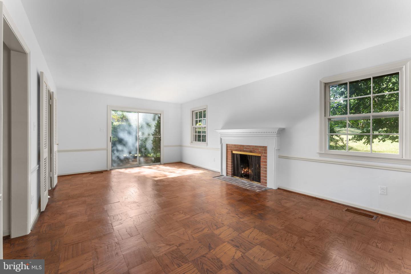 2430 INGLEWOOD CT, FALLS CHURCH, Virginia 22043, 4 Bedrooms Bedrooms, ,2 BathroomsBathrooms,Residential,For sale,2430 INGLEWOOD CT,VAFX2263482 MLS # VAFX2263482