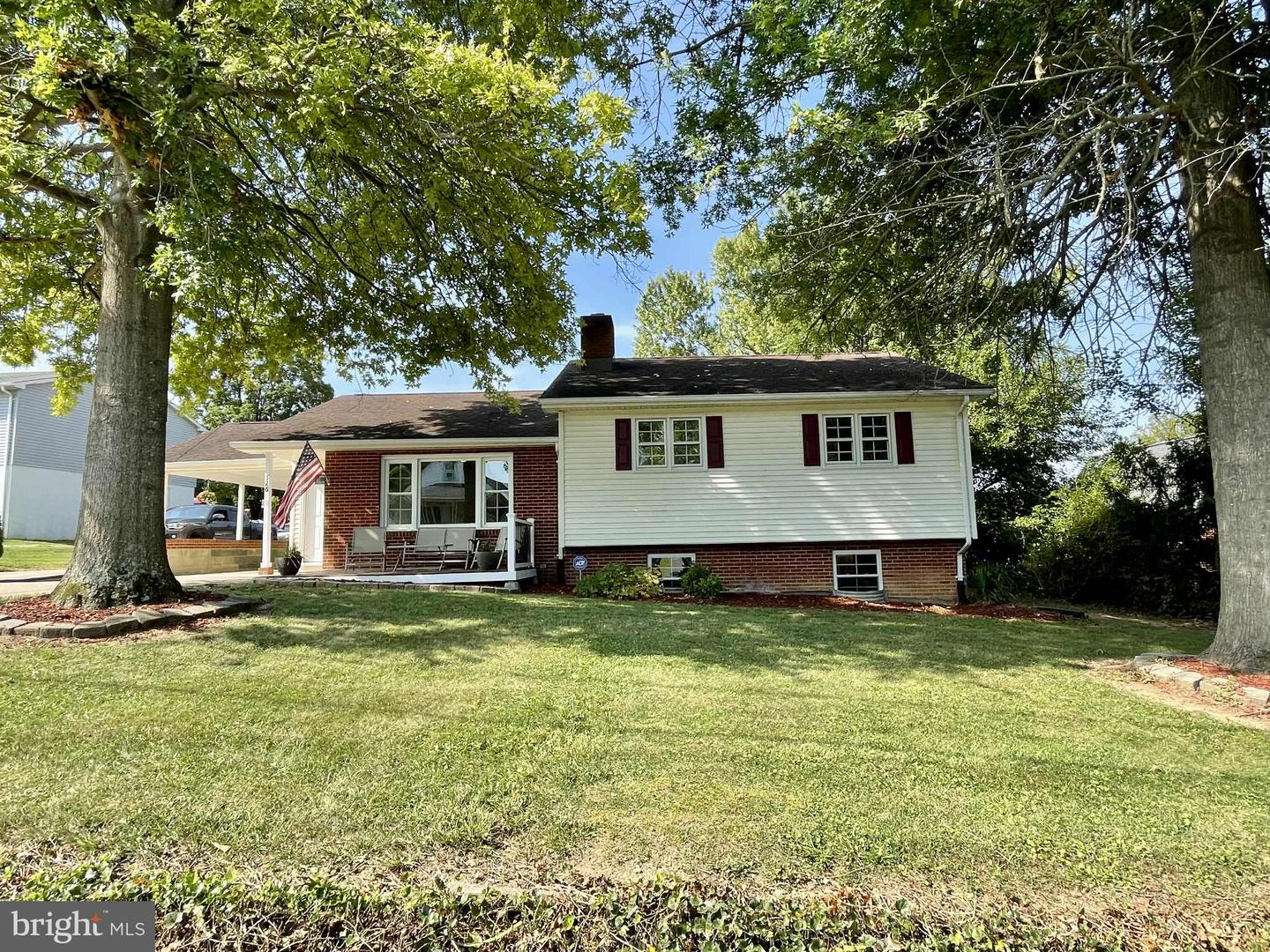326 HOLLINGSWORTH RD, WOODSTOCK, Virginia 22664, 3 Bedrooms Bedrooms, ,2 BathroomsBathrooms,Residential,For sale,326 HOLLINGSWORTH RD,VASH2012398 MLS # VASH2012398