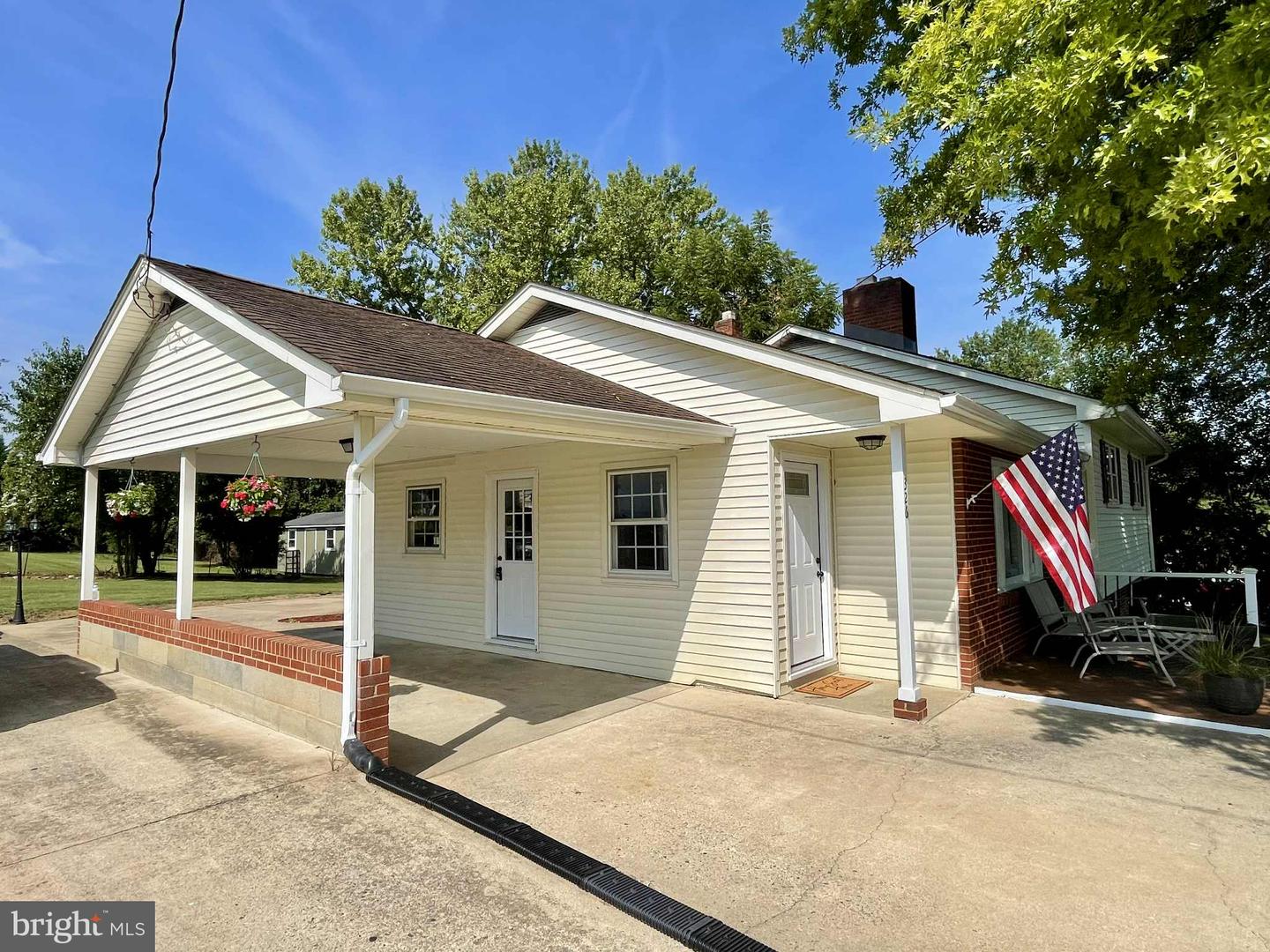 326 HOLLINGSWORTH RD, WOODSTOCK, Virginia 22664, 3 Bedrooms Bedrooms, ,2 BathroomsBathrooms,Residential,For sale,326 HOLLINGSWORTH RD,VASH2012398 MLS # VASH2012398