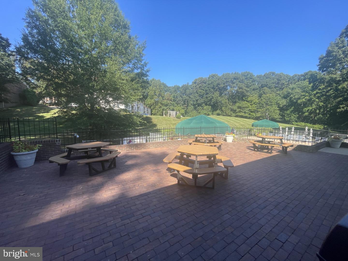 8425 PENSHURST DR #595, SPRINGFIELD, Virginia 22152, 3 Bedrooms Bedrooms, 6 Rooms Rooms,2 BathroomsBathrooms,Residential,For sale,8425 PENSHURST DR #595,VAFX2264530 MLS # VAFX2264530