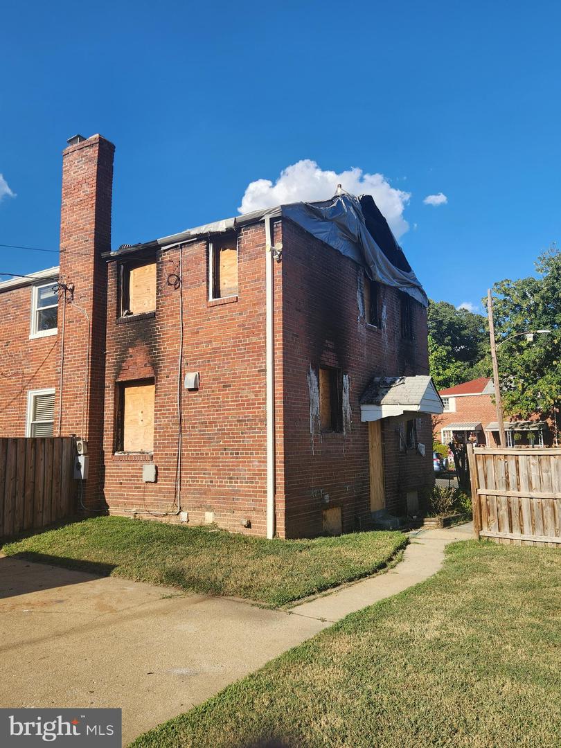 2448 S MONROE ST, ARLINGTON, Virginia 22206, 2 Bedrooms Bedrooms, ,2 BathroomsBathrooms,Residential,For sale,2448 S MONROE ST,VAAR2063008 MLS # VAAR2063008