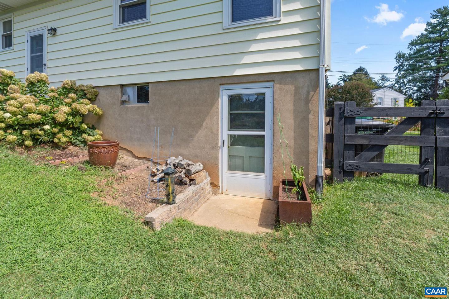 700 ELIZABETH AVE, CHARLOTTESVILLE, Virginia 22901, 3 Bedrooms Bedrooms, ,3 BathroomsBathrooms,Residential,For sale,700 ELIZABETH AVE,668504 MLS # 668504