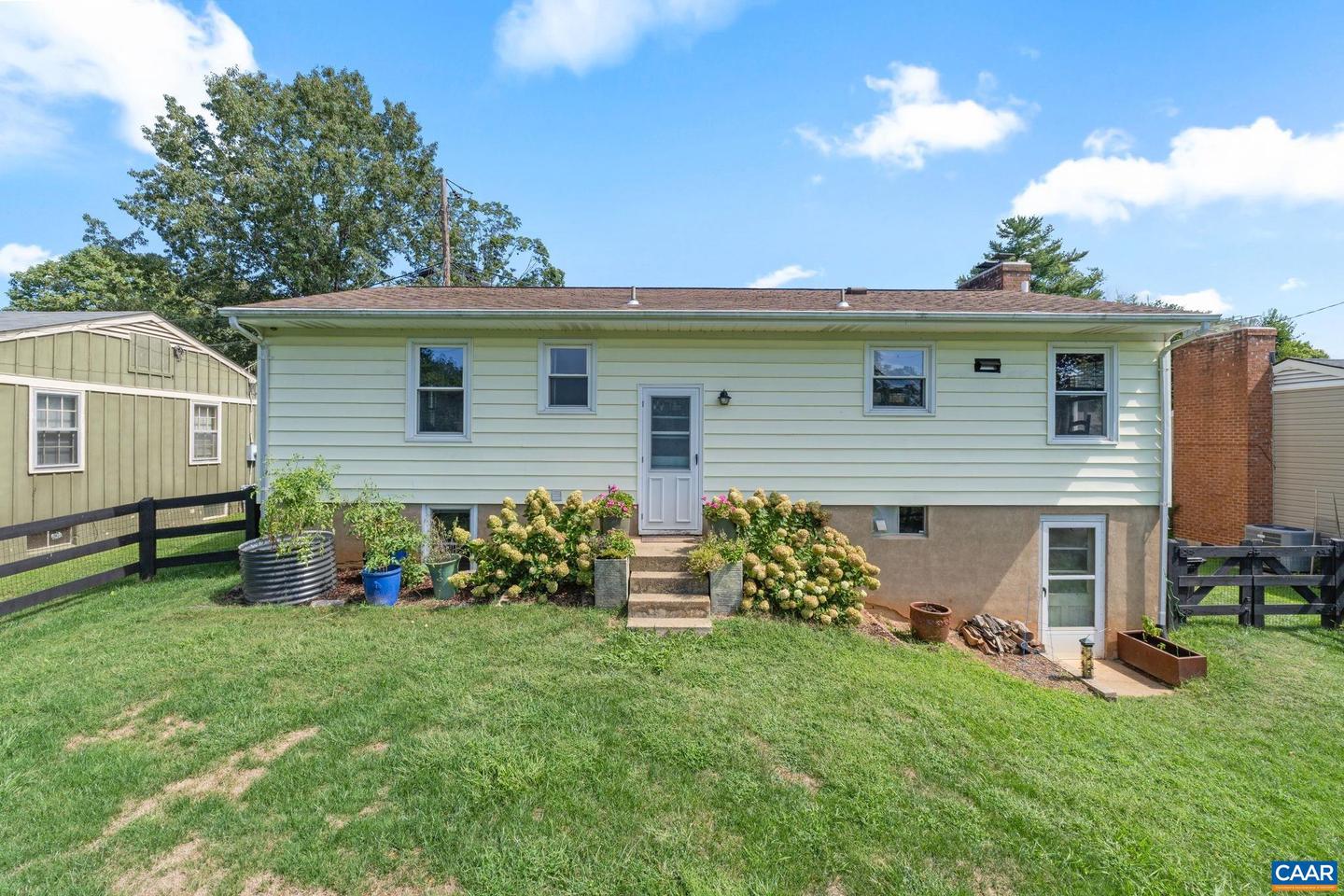 700 ELIZABETH AVE, CHARLOTTESVILLE, Virginia 22901, 3 Bedrooms Bedrooms, ,3 BathroomsBathrooms,Residential,For sale,700 ELIZABETH AVE,668504 MLS # 668504