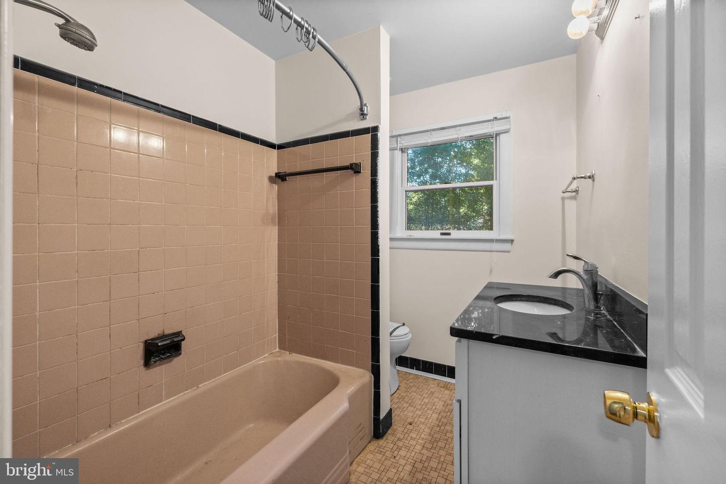 10913 BYRD DR, FAIRFAX, Virginia 22030, 3 Bedrooms Bedrooms, ,2 BathroomsBathrooms,Residential,For sale,10913 BYRD DR,VAFC2006912 MLS # VAFC2006912