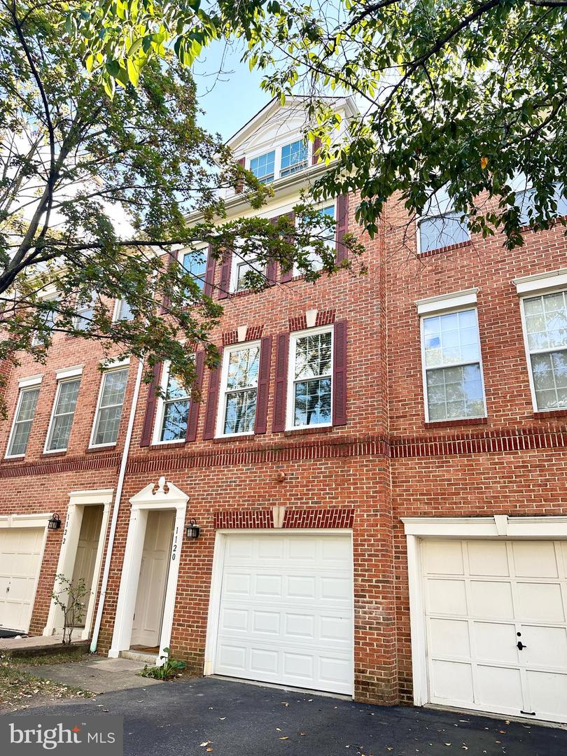 1120 S MONROE ST, ARLINGTON, Virginia 22204, 3 Bedrooms Bedrooms, ,3 BathroomsBathrooms,Residential,For sale,1120 S MONROE ST,VAAR2062990 MLS # VAAR2062990