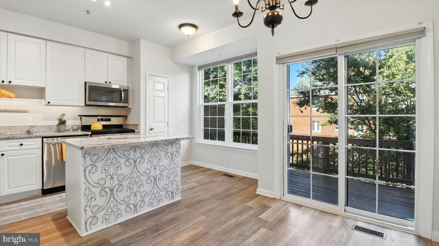 1120 S MONROE ST, ARLINGTON, Virginia 22204, 3 Bedrooms Bedrooms, ,3 BathroomsBathrooms,Residential,For sale,1120 S MONROE ST,VAAR2062990 MLS # VAAR2062990