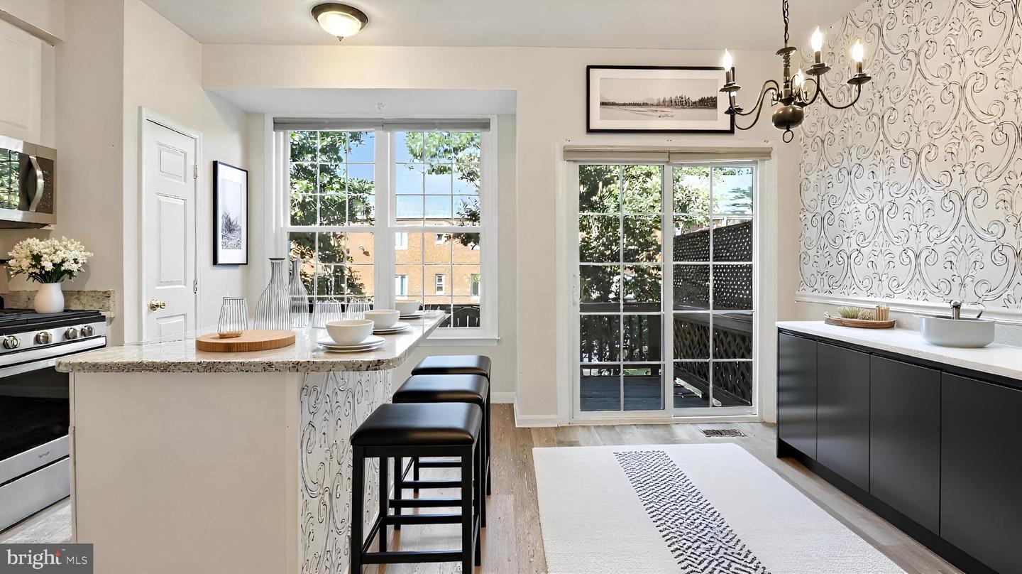 1120 S MONROE ST, ARLINGTON, Virginia 22204, 3 Bedrooms Bedrooms, ,3 BathroomsBathrooms,Residential,For sale,1120 S MONROE ST,VAAR2062990 MLS # VAAR2062990