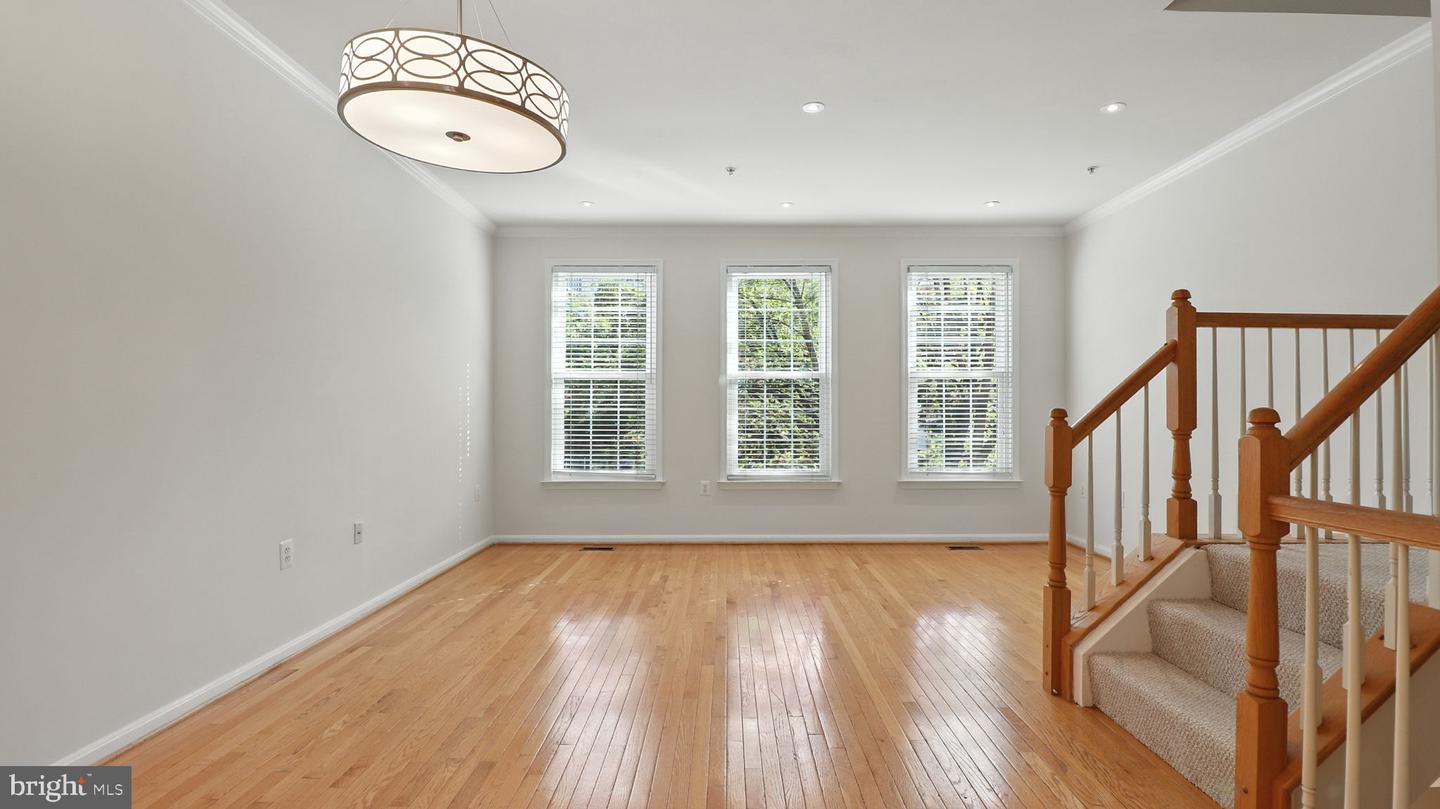1120 S MONROE ST, ARLINGTON, Virginia 22204, 3 Bedrooms Bedrooms, ,3 BathroomsBathrooms,Residential,For sale,1120 S MONROE ST,VAAR2062990 MLS # VAAR2062990