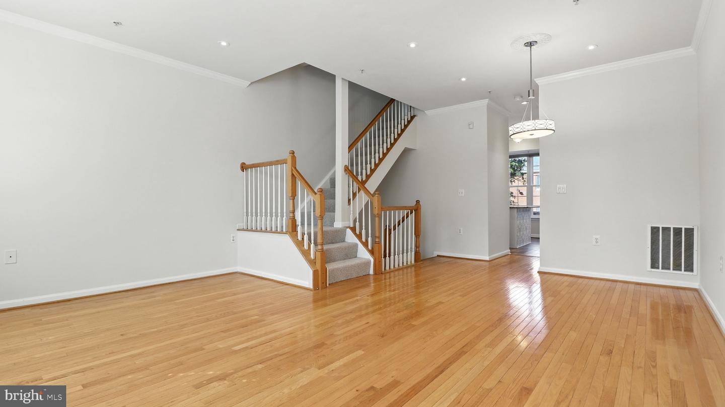 1120 S MONROE ST, ARLINGTON, Virginia 22204, 3 Bedrooms Bedrooms, ,3 BathroomsBathrooms,Residential,For sale,1120 S MONROE ST,VAAR2062990 MLS # VAAR2062990