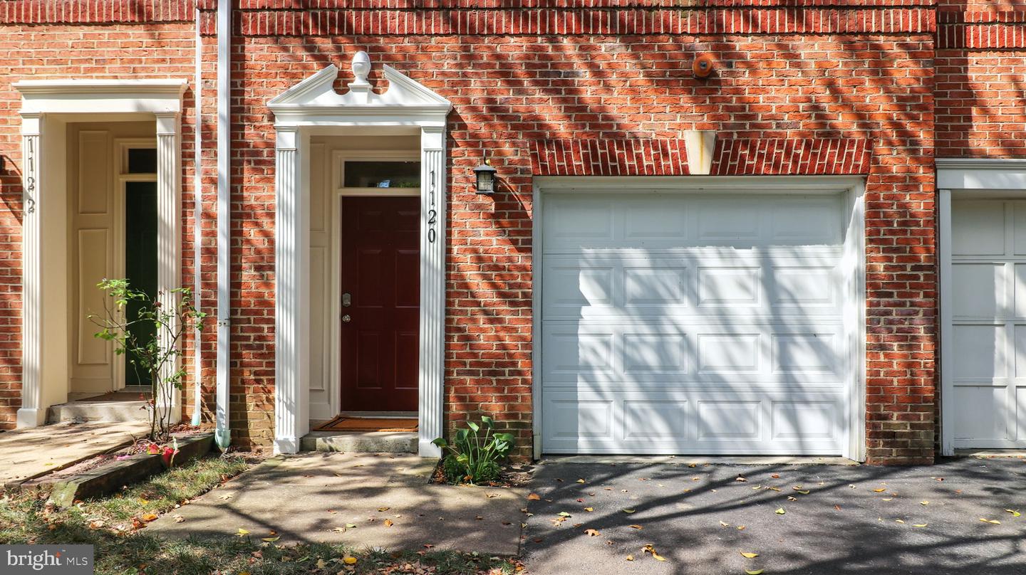 1120 S MONROE ST, ARLINGTON, Virginia 22204, 3 Bedrooms Bedrooms, ,3 BathroomsBathrooms,Residential,For sale,1120 S MONROE ST,VAAR2062990 MLS # VAAR2062990