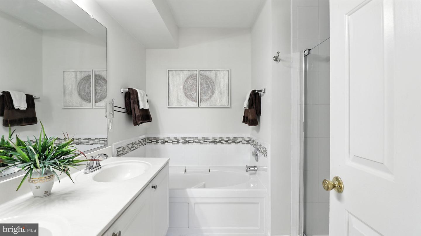 1120 S MONROE ST, ARLINGTON, Virginia 22204, 3 Bedrooms Bedrooms, ,3 BathroomsBathrooms,Residential,For sale,1120 S MONROE ST,VAAR2062990 MLS # VAAR2062990