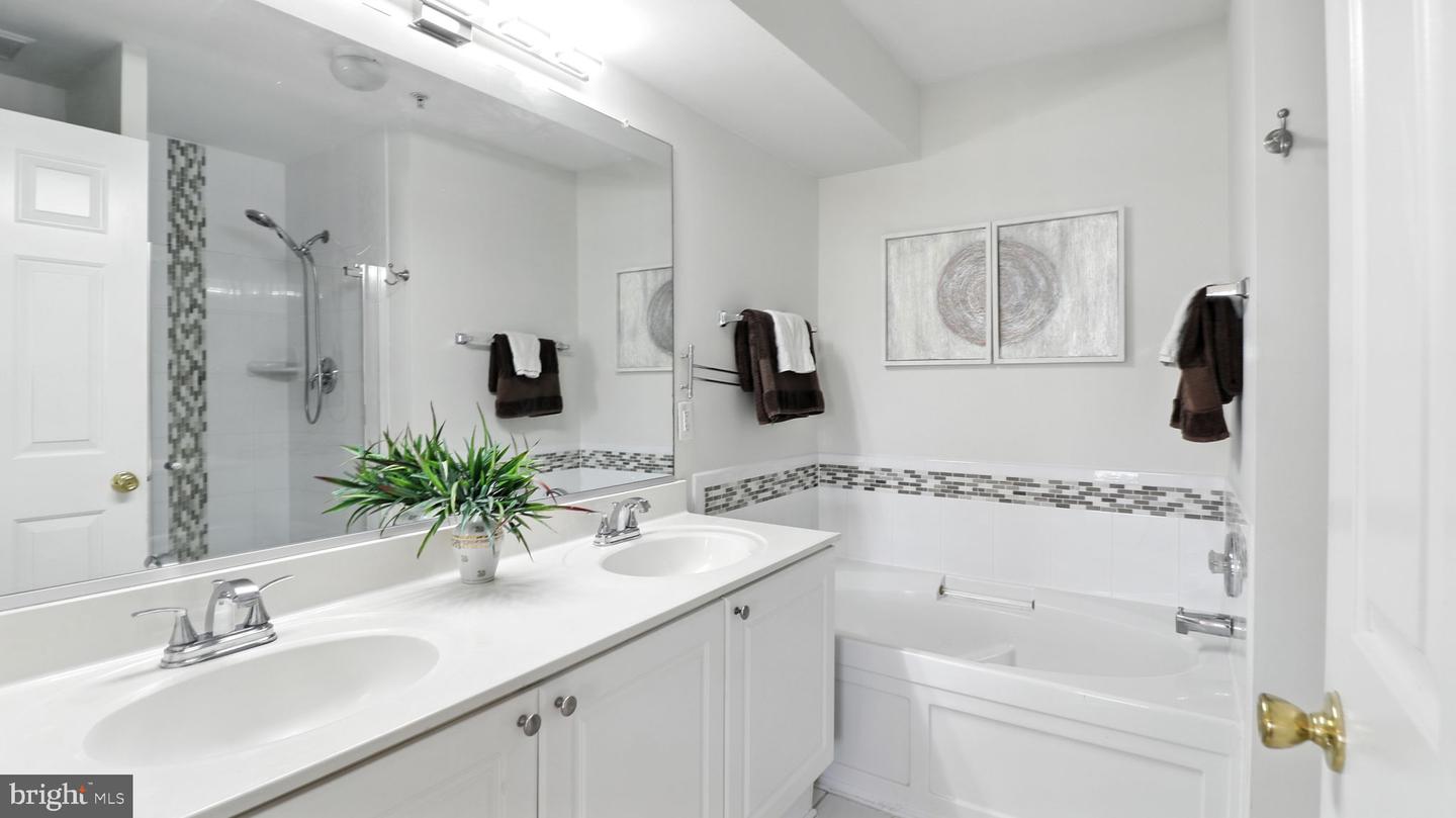 1120 S MONROE ST, ARLINGTON, Virginia 22204, 3 Bedrooms Bedrooms, ,3 BathroomsBathrooms,Residential,For sale,1120 S MONROE ST,VAAR2062990 MLS # VAAR2062990