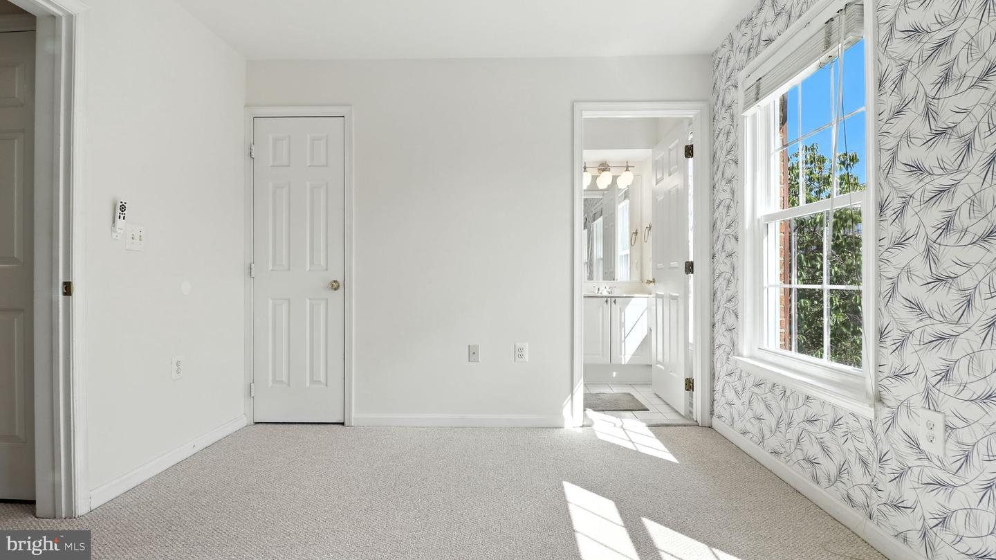 1120 S MONROE ST, ARLINGTON, Virginia 22204, 3 Bedrooms Bedrooms, ,3 BathroomsBathrooms,Residential,For sale,1120 S MONROE ST,VAAR2062990 MLS # VAAR2062990