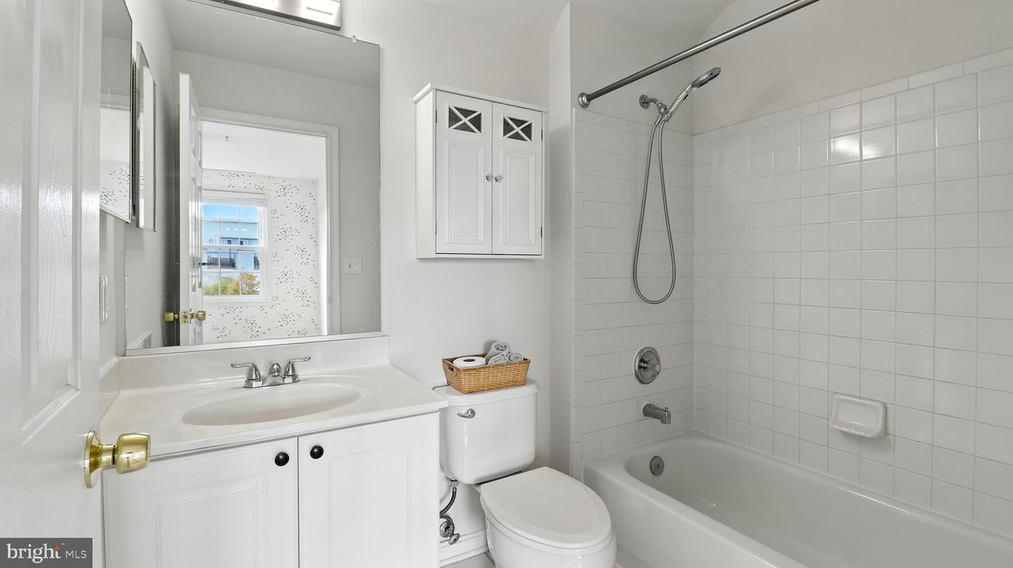 1120 S MONROE ST, ARLINGTON, Virginia 22204, 3 Bedrooms Bedrooms, ,3 BathroomsBathrooms,Residential,For sale,1120 S MONROE ST,VAAR2062990 MLS # VAAR2062990