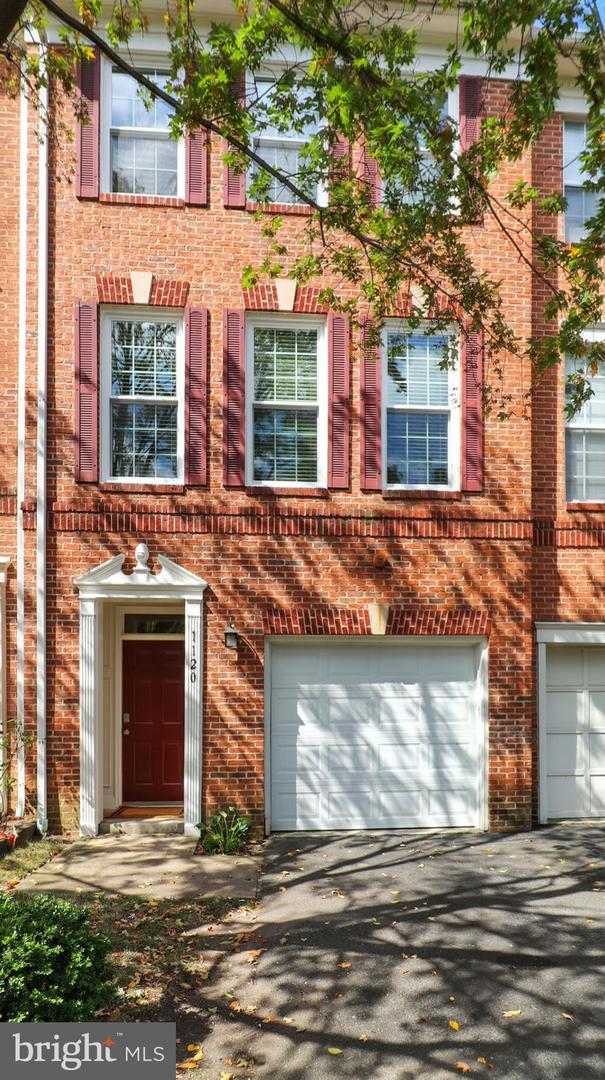 1120 S MONROE ST, ARLINGTON, Virginia 22204, 3 Bedrooms Bedrooms, ,3 BathroomsBathrooms,Residential,For sale,1120 S MONROE ST,VAAR2062990 MLS # VAAR2062990