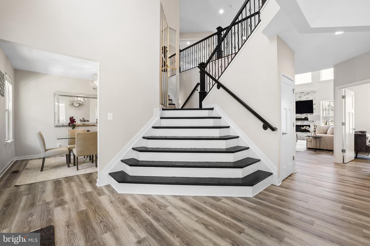 7806 SHAWMONT RD, FREDERICKSBURG, Virginia 22407, 6 Bedrooms Bedrooms, ,5 BathroomsBathrooms,Residential,For sale,7806 SHAWMONT RD,VASP2035968 MLS # VASP2035968