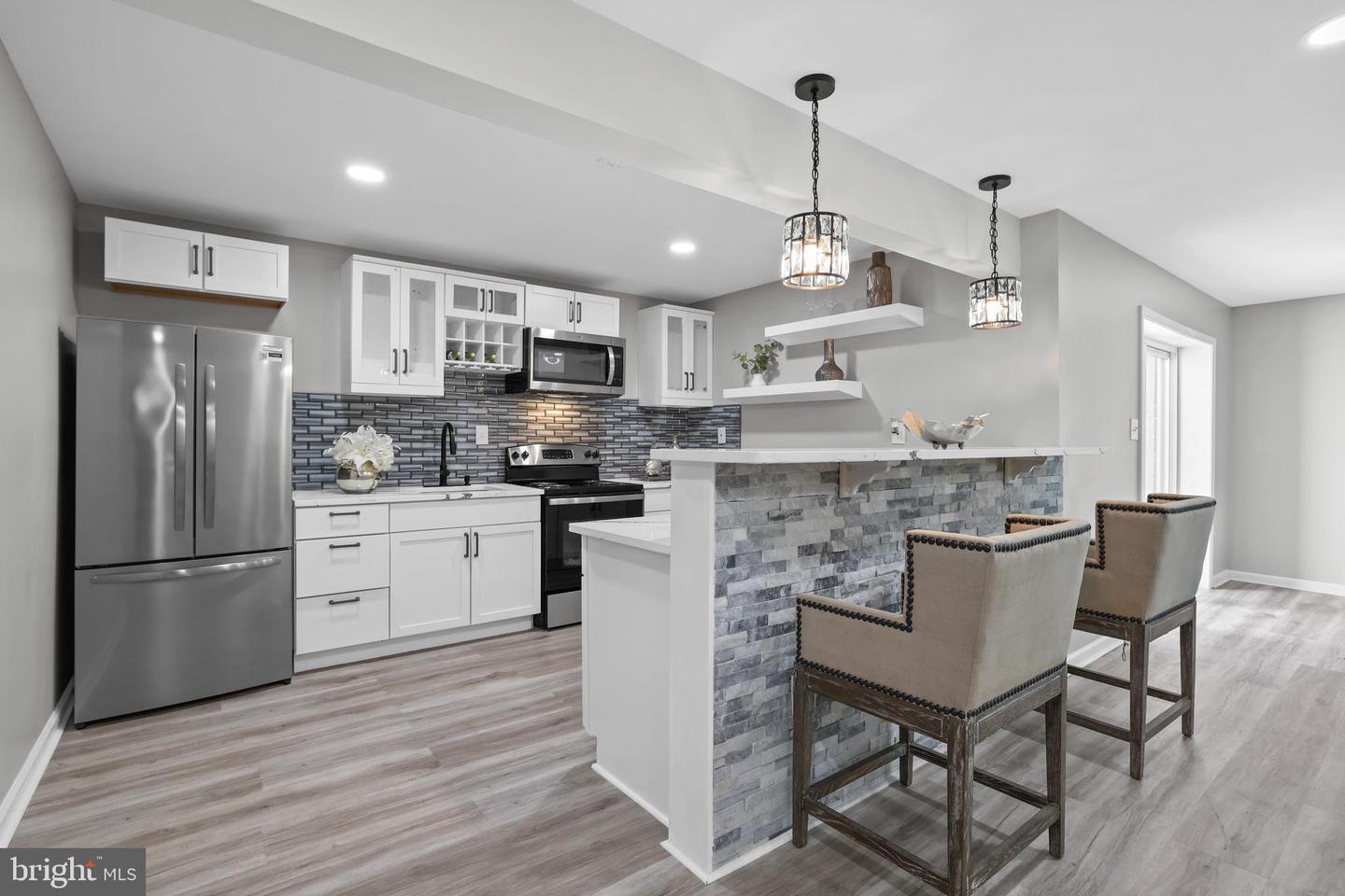 7806 SHAWMONT RD, FREDERICKSBURG, Virginia 22407, 6 Bedrooms Bedrooms, ,5 BathroomsBathrooms,Residential,For sale,7806 SHAWMONT RD,VASP2035968 MLS # VASP2035968