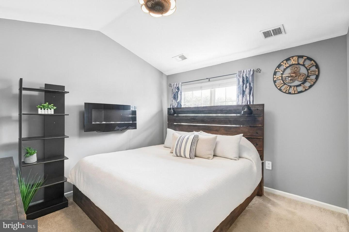 17363 AVION SQ, ROUND HILL, Virginia 20141, 4 Bedrooms Bedrooms, 15 Rooms Rooms,2 BathroomsBathrooms,Residential,For sale,17363 AVION SQ,VALO2105982 MLS # VALO2105982