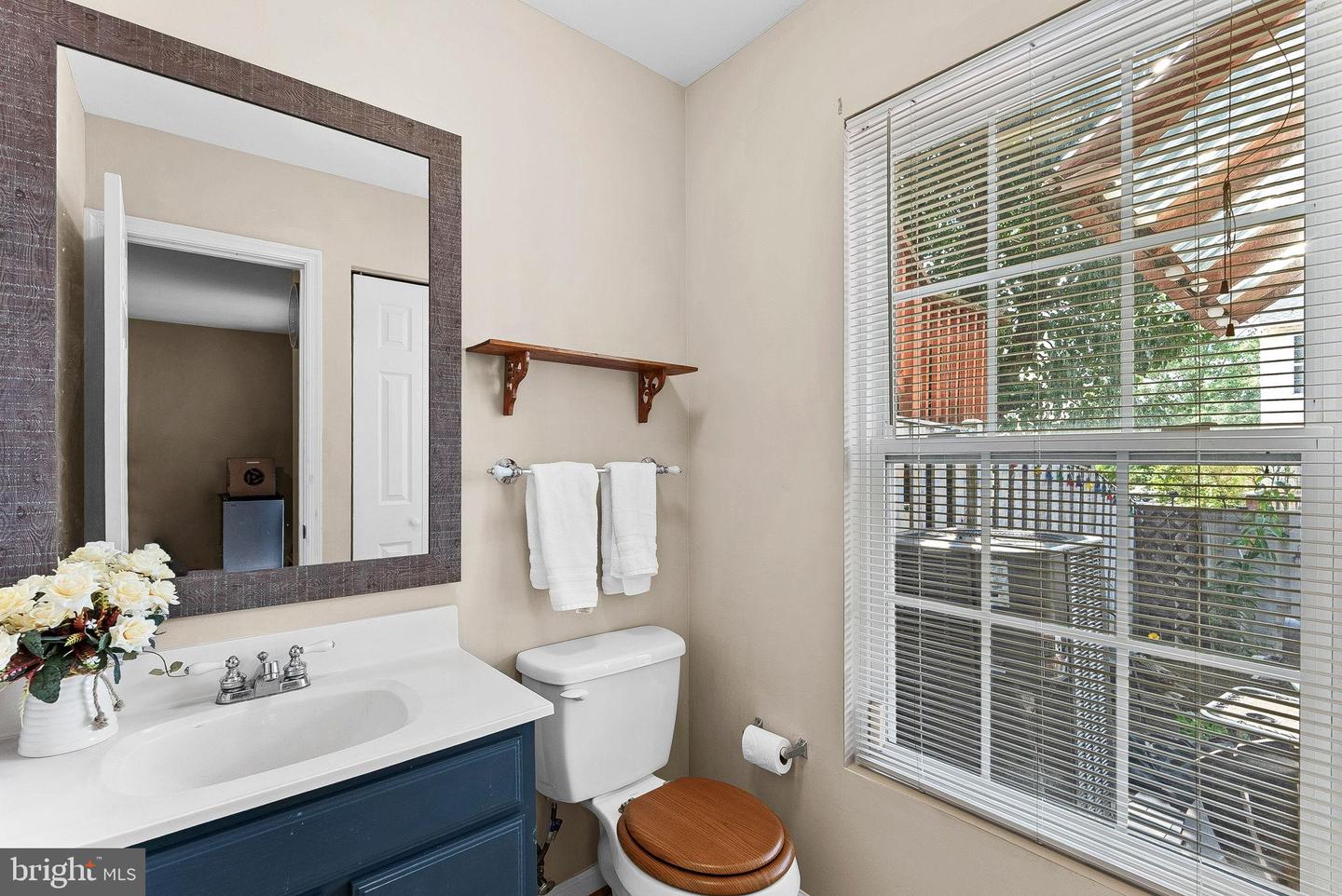 17363 AVION SQ, ROUND HILL, Virginia 20141, 4 Bedrooms Bedrooms, 15 Rooms Rooms,2 BathroomsBathrooms,Residential,For sale,17363 AVION SQ,VALO2105982 MLS # VALO2105982