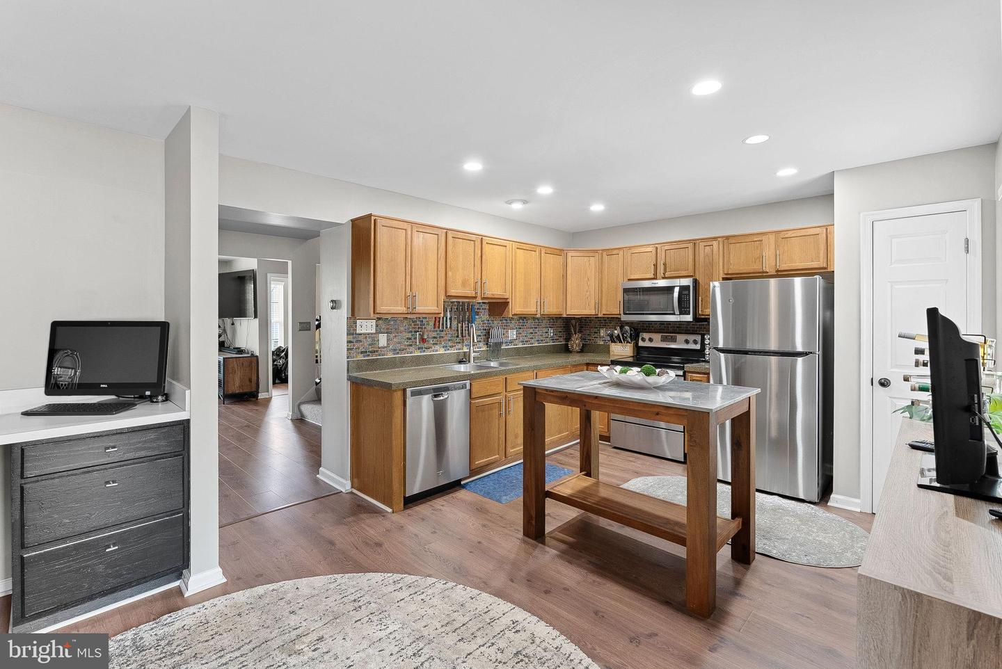 17363 AVION SQ, ROUND HILL, Virginia 20141, 4 Bedrooms Bedrooms, 15 Rooms Rooms,2 BathroomsBathrooms,Residential,For sale,17363 AVION SQ,VALO2105982 MLS # VALO2105982