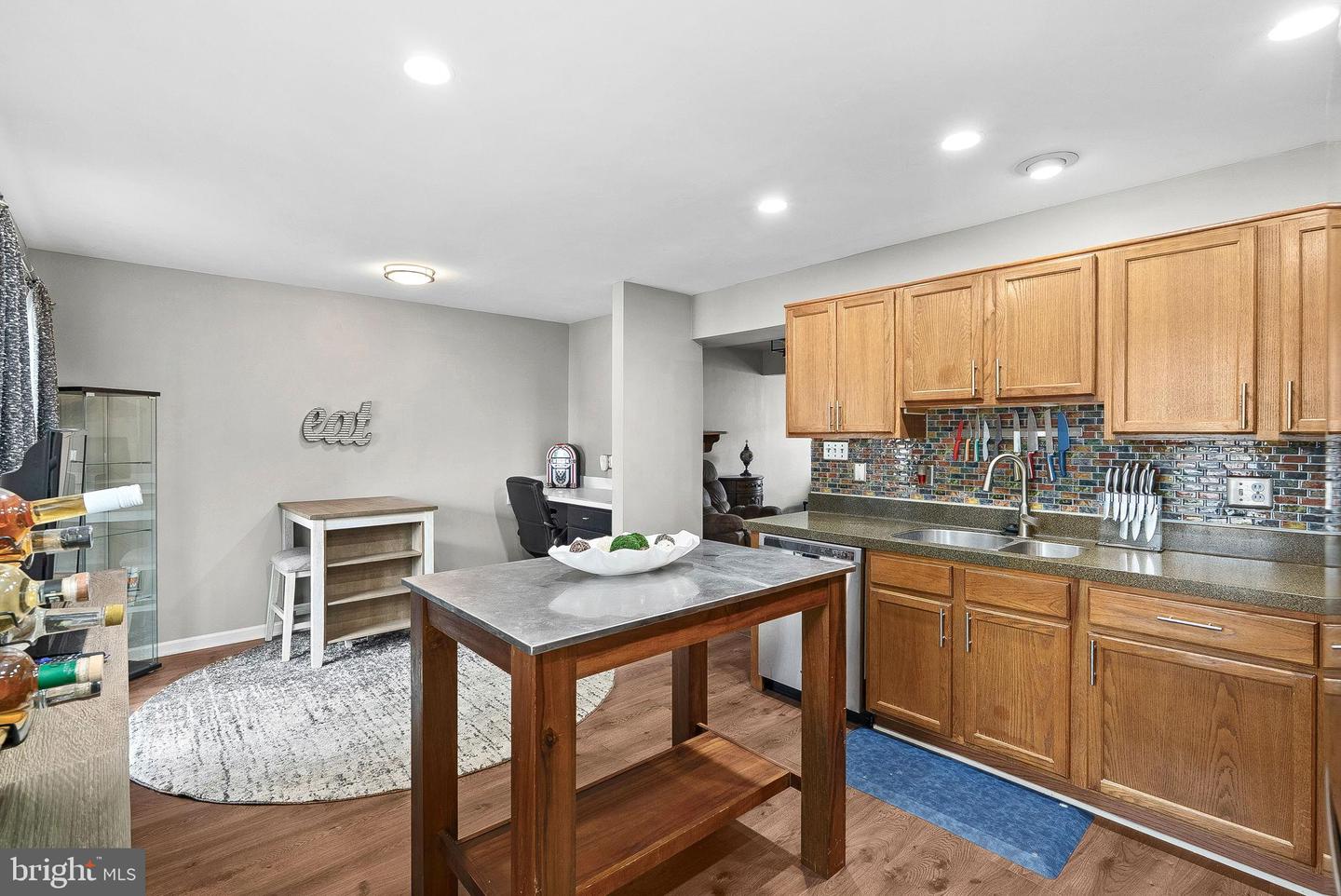 17363 AVION SQ, ROUND HILL, Virginia 20141, 4 Bedrooms Bedrooms, 15 Rooms Rooms,2 BathroomsBathrooms,Residential,For sale,17363 AVION SQ,VALO2105982 MLS # VALO2105982