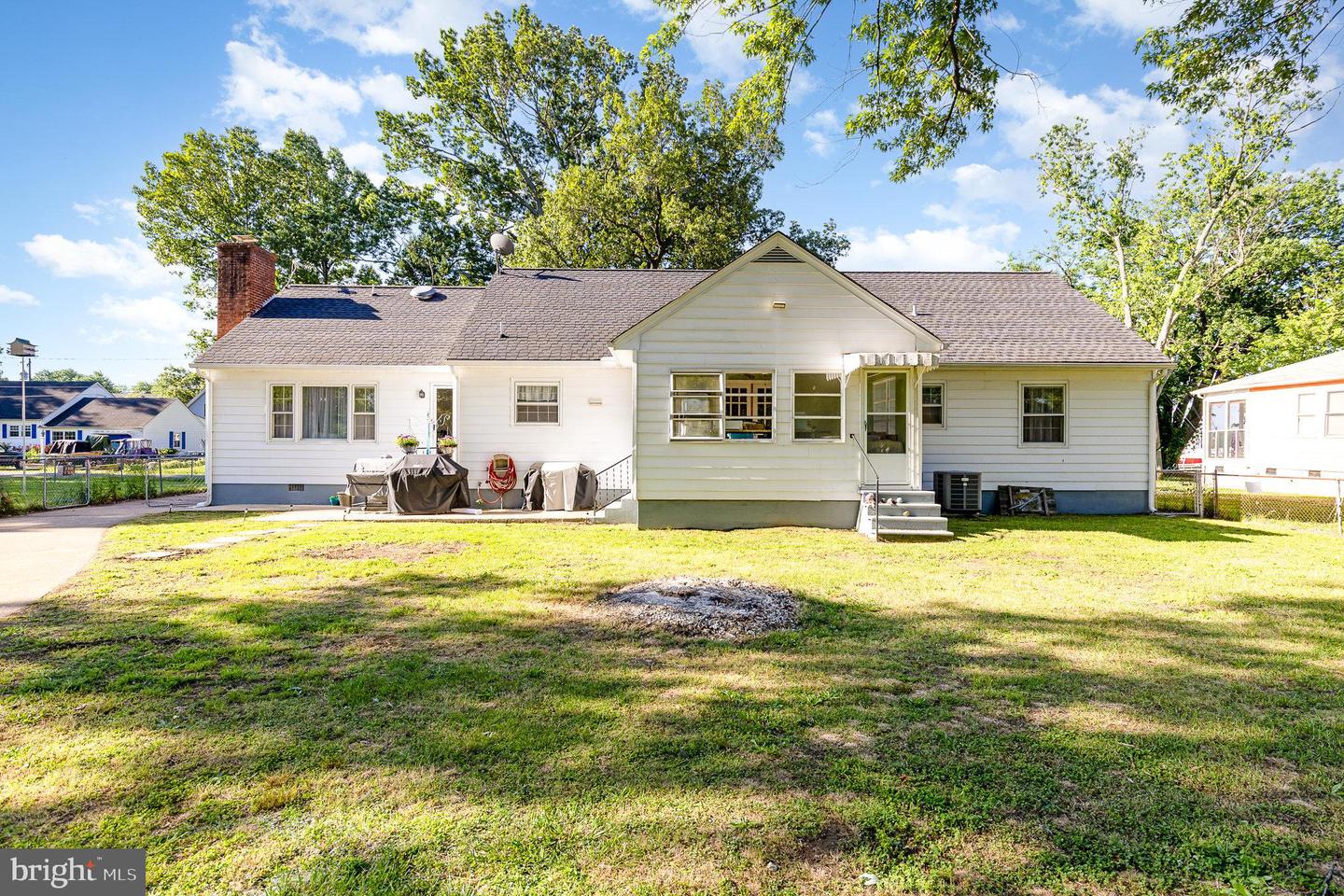 303 THACKARY ST, COLONIAL BEACH, Virginia 22443, 4 Bedrooms Bedrooms, ,2 BathroomsBathrooms,Residential,For sale,303 THACKARY ST,VAWE2009672 MLS # VAWE2009672