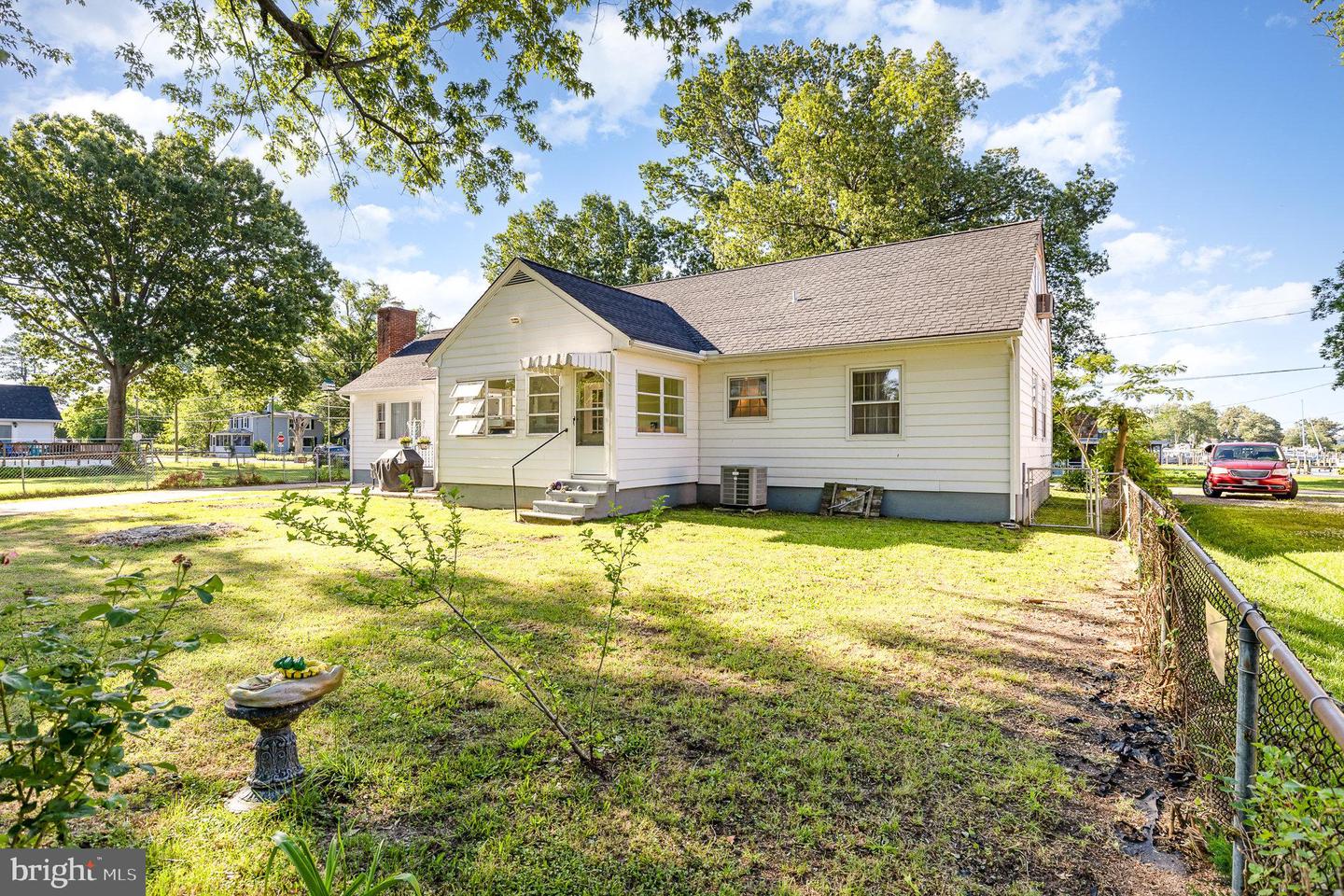 303 THACKARY ST, COLONIAL BEACH, Virginia 22443, 4 Bedrooms Bedrooms, ,2 BathroomsBathrooms,Residential,For sale,303 THACKARY ST,VAWE2009672 MLS # VAWE2009672