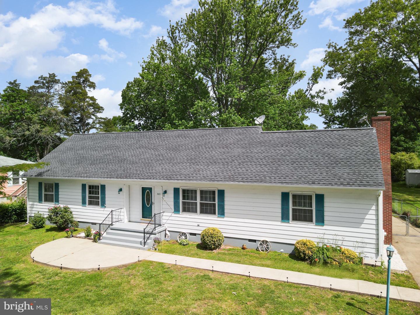 303 THACKARY ST, COLONIAL BEACH, Virginia 22443, 4 Bedrooms Bedrooms, ,2 BathroomsBathrooms,Residential,For sale,303 THACKARY ST,VAWE2009672 MLS # VAWE2009672