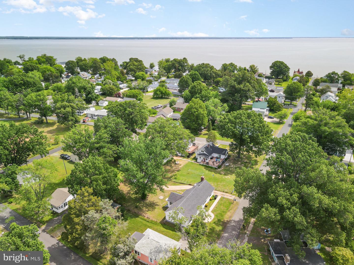 303 THACKARY ST, COLONIAL BEACH, Virginia 22443, 4 Bedrooms Bedrooms, ,2 BathroomsBathrooms,Residential,For sale,303 THACKARY ST,VAWE2009672 MLS # VAWE2009672