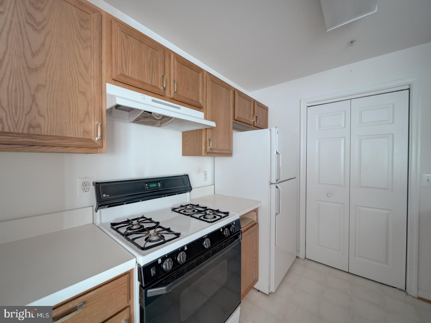14184 CUDDY LOOP #201, WOODBRIDGE, Virginia 22193, 2 Bedrooms Bedrooms, ,2 BathroomsBathrooms,Residential,For sale,14184 CUDDY LOOP #201,VAPW2103116 MLS # VAPW2103116