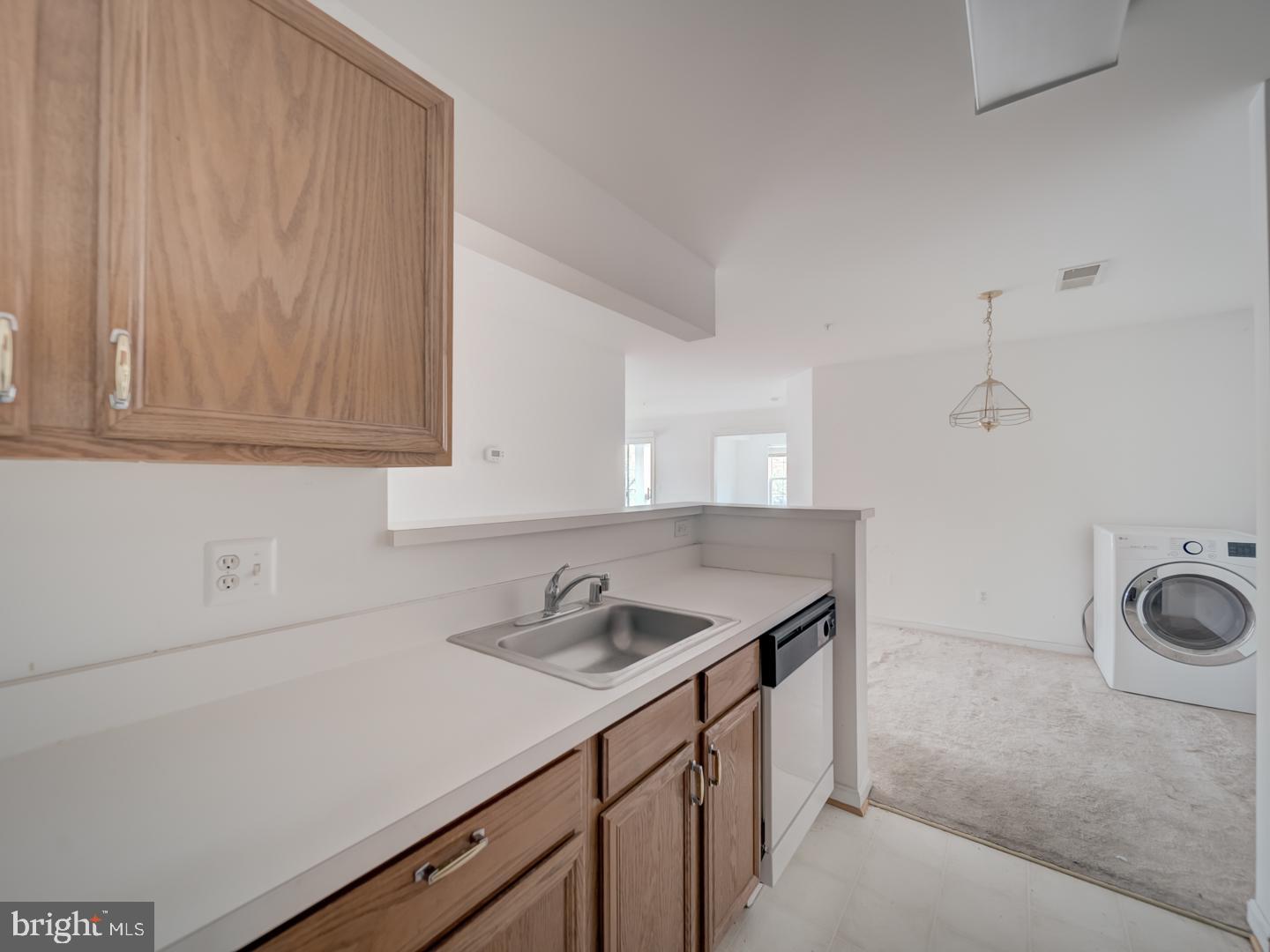 14184 CUDDY LOOP #201, WOODBRIDGE, Virginia 22193, 2 Bedrooms Bedrooms, ,2 BathroomsBathrooms,Residential,For sale,14184 CUDDY LOOP #201,VAPW2103116 MLS # VAPW2103116