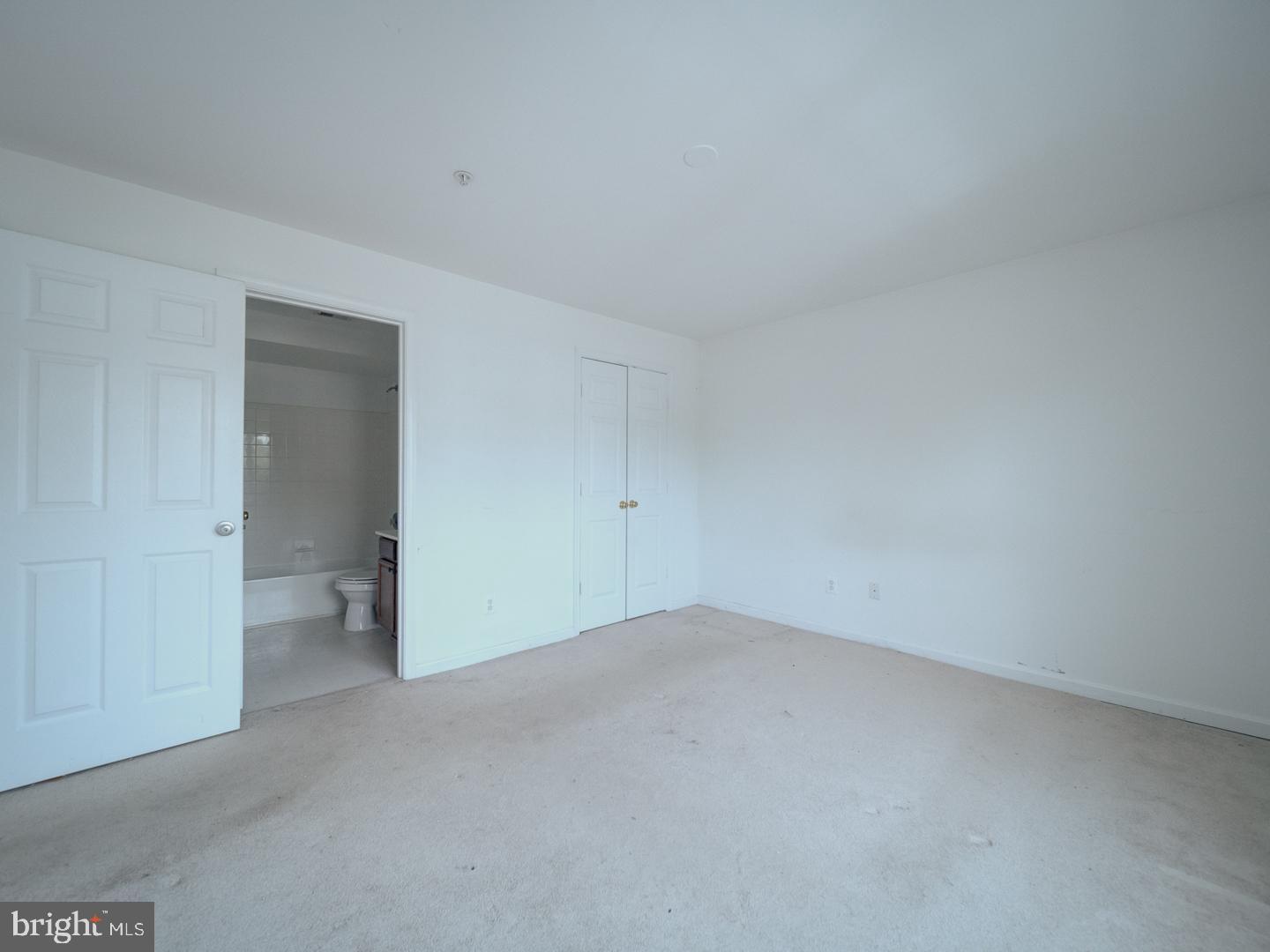 14184 CUDDY LOOP #201, WOODBRIDGE, Virginia 22193, 2 Bedrooms Bedrooms, ,2 BathroomsBathrooms,Residential,For sale,14184 CUDDY LOOP #201,VAPW2103116 MLS # VAPW2103116