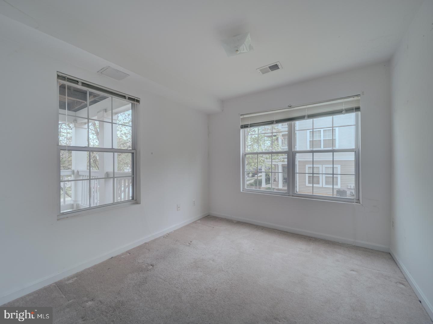 14184 CUDDY LOOP #201, WOODBRIDGE, Virginia 22193, 2 Bedrooms Bedrooms, ,2 BathroomsBathrooms,Residential,For sale,14184 CUDDY LOOP #201,VAPW2103116 MLS # VAPW2103116