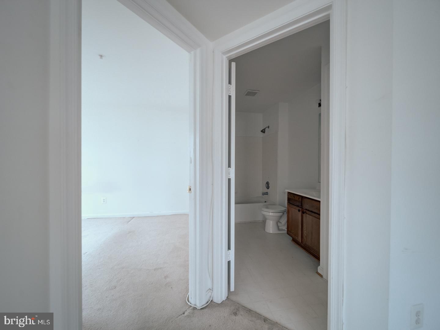 14184 CUDDY LOOP #201, WOODBRIDGE, Virginia 22193, 2 Bedrooms Bedrooms, ,2 BathroomsBathrooms,Residential,For sale,14184 CUDDY LOOP #201,VAPW2103116 MLS # VAPW2103116