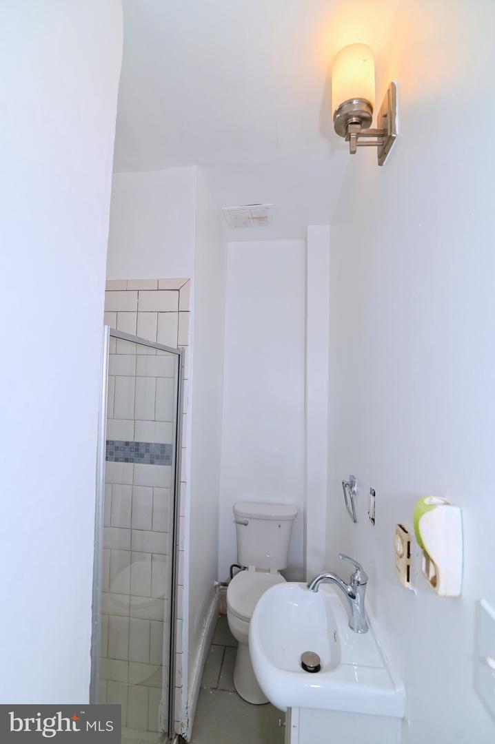 453 NEWTON PL NW, WASHINGTON, District Of Columbia 20010, 8 Bedrooms Bedrooms, ,5 BathroomsBathrooms,Residential,For sale,453 NEWTON PL NW,DCDC2203018 MLS # DCDC2203018