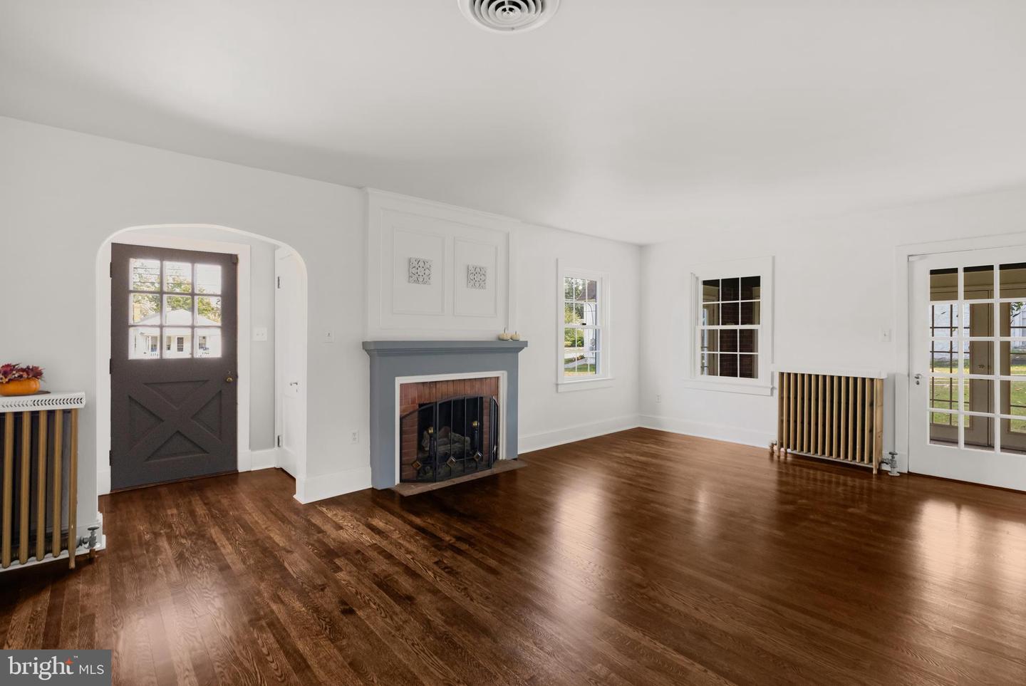 327 BRYARLY RD, WINCHESTER, Virginia 22603, 3 Bedrooms Bedrooms, ,2 BathroomsBathrooms,Residential,For sale,327 BRYARLY RD,VAFV2034992 MLS # VAFV2034992