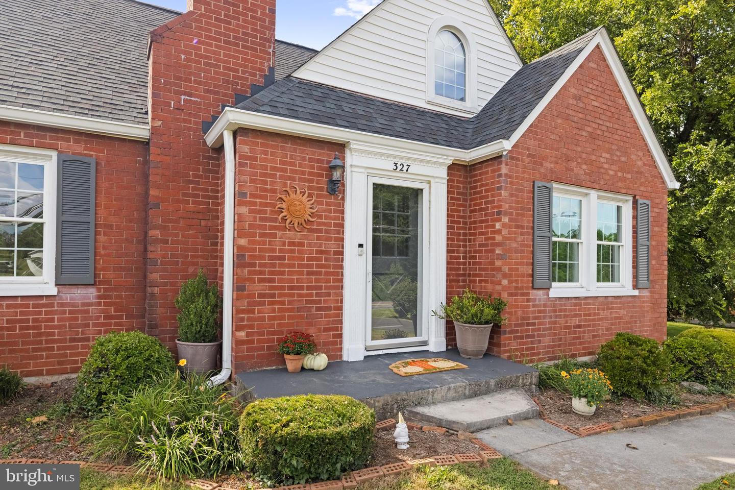327 BRYARLY RD, WINCHESTER, Virginia 22603, 3 Bedrooms Bedrooms, ,2 BathroomsBathrooms,Residential,For sale,327 BRYARLY RD,VAFV2034992 MLS # VAFV2034992