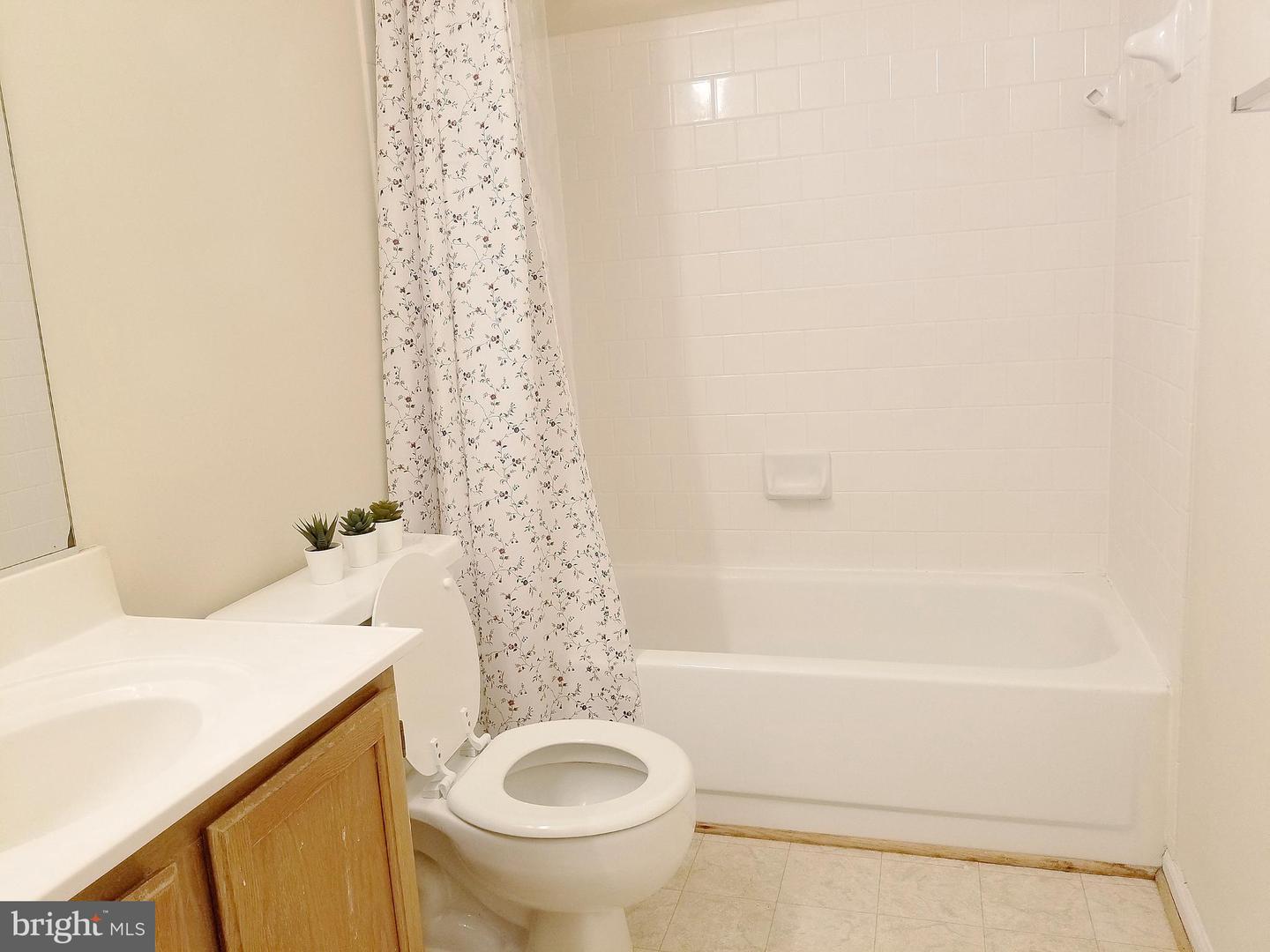 1960 WINSLOW CT, WOODBRIDGE, Virginia 22191, 3 Bedrooms Bedrooms, ,3 BathroomsBathrooms,Residential,For sale,1960 WINSLOW CT,VAPW2102380 MLS # VAPW2102380