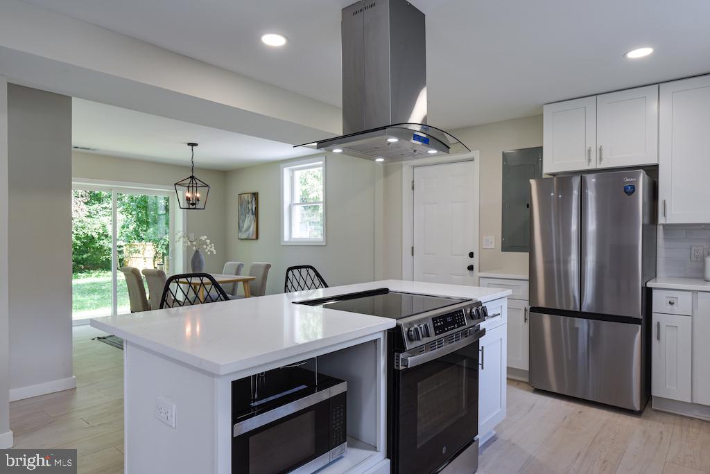 8426 WOODLAWN ST, ALEXANDRIA, Virginia 22309, 3 Bedrooms Bedrooms, ,2 BathroomsBathrooms,Residential,For sale,8426 WOODLAWN ST,VAFX2263662 MLS # VAFX2263662