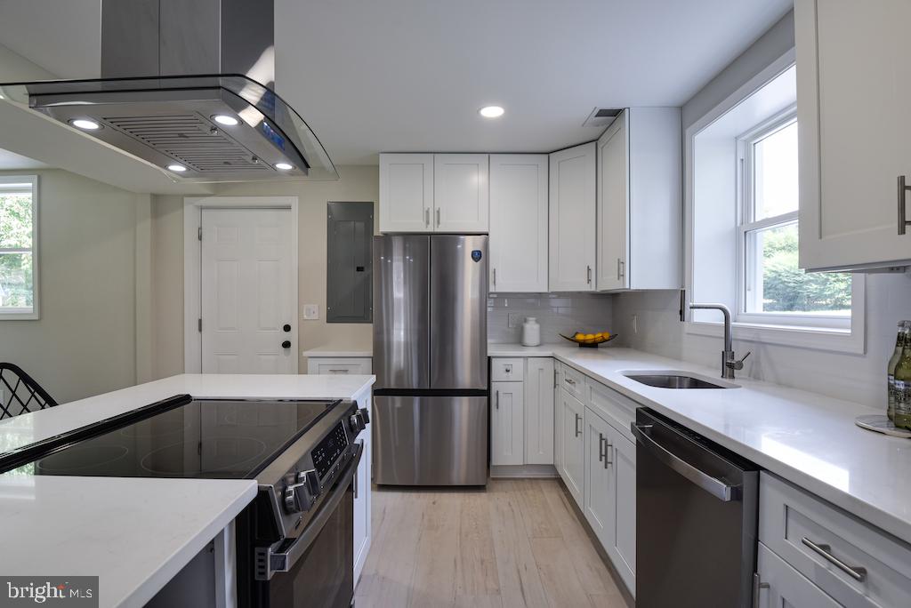 8426 WOODLAWN ST, ALEXANDRIA, Virginia 22309, 3 Bedrooms Bedrooms, ,2 BathroomsBathrooms,Residential,For sale,8426 WOODLAWN ST,VAFX2263662 MLS # VAFX2263662