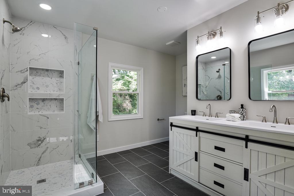 8426 WOODLAWN ST, ALEXANDRIA, Virginia 22309, 3 Bedrooms Bedrooms, ,2 BathroomsBathrooms,Residential,For sale,8426 WOODLAWN ST,VAFX2263662 MLS # VAFX2263662