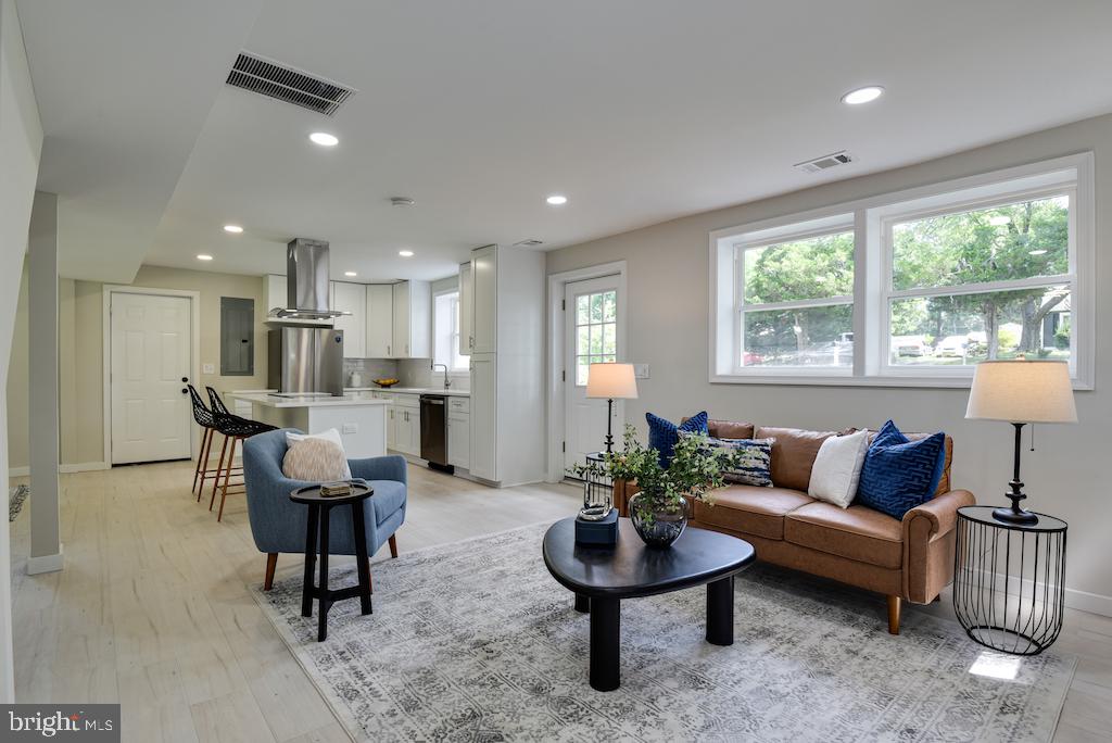 8426 WOODLAWN ST, ALEXANDRIA, Virginia 22309, 3 Bedrooms Bedrooms, ,2 BathroomsBathrooms,Residential,For sale,8426 WOODLAWN ST,VAFX2263662 MLS # VAFX2263662