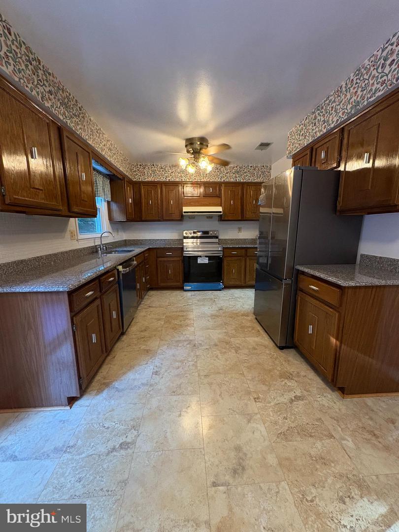 6260 RATHLIN DR, SPRINGFIELD, Virginia 22152, 3 Bedrooms Bedrooms, ,2 BathroomsBathrooms,Residential,For sale,6260 RATHLIN DR,VAFX2264562 MLS # VAFX2264562