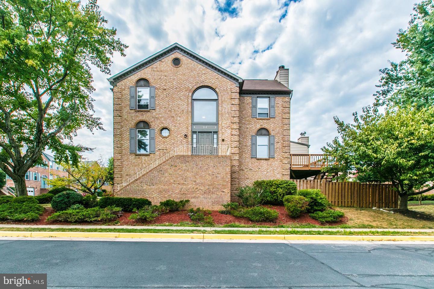 6031 WESCOTT HILLS WAY, ALEXANDRIA, Virginia 22315, 3 Bedrooms Bedrooms, ,2 BathroomsBathrooms,Residential,For sale,6031 WESCOTT HILLS WAY,VAFX2264568 MLS # VAFX2264568