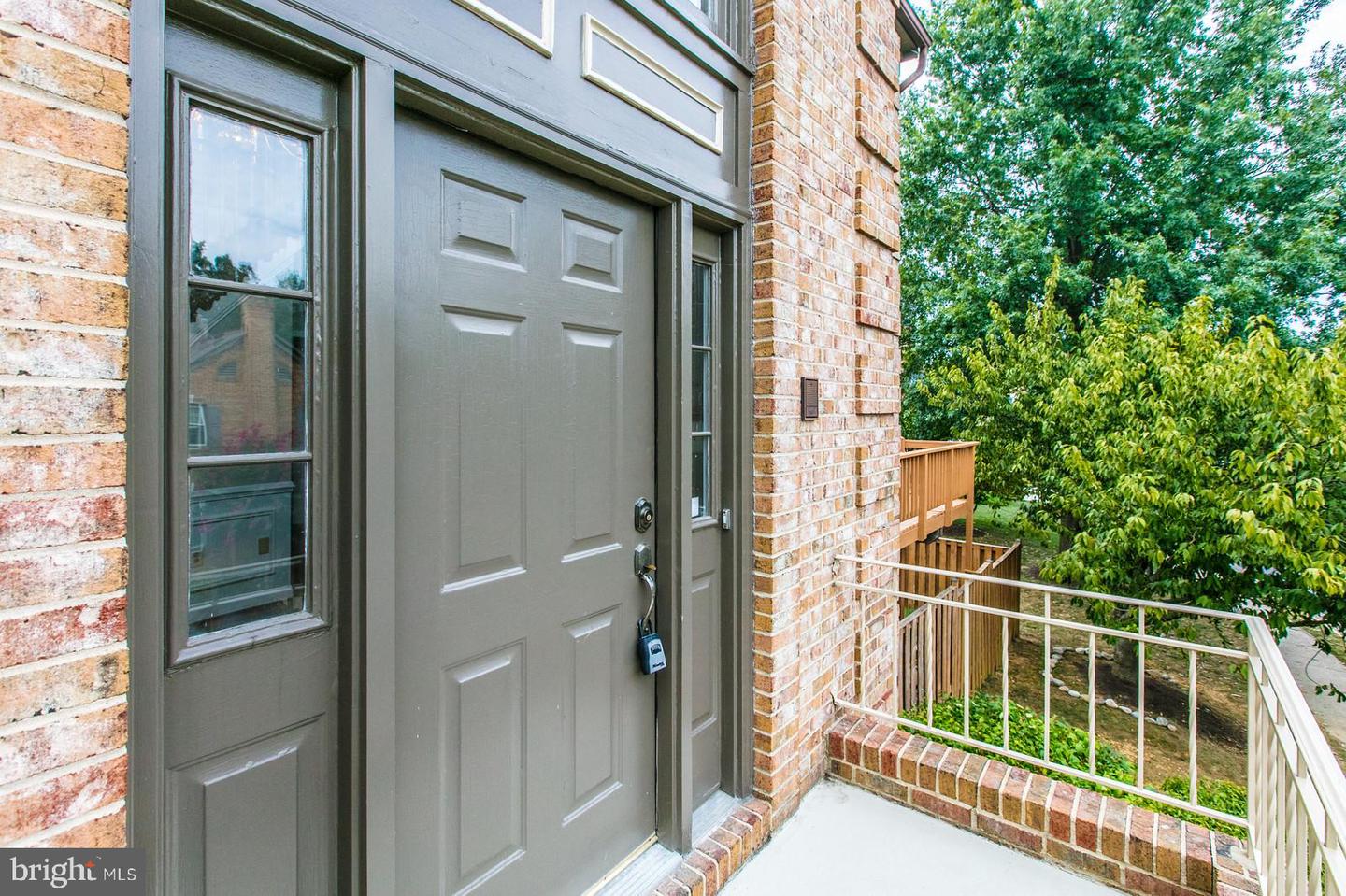 6031 WESCOTT HILLS WAY, ALEXANDRIA, Virginia 22315, 3 Bedrooms Bedrooms, ,2 BathroomsBathrooms,Residential,For sale,6031 WESCOTT HILLS WAY,VAFX2264568 MLS # VAFX2264568