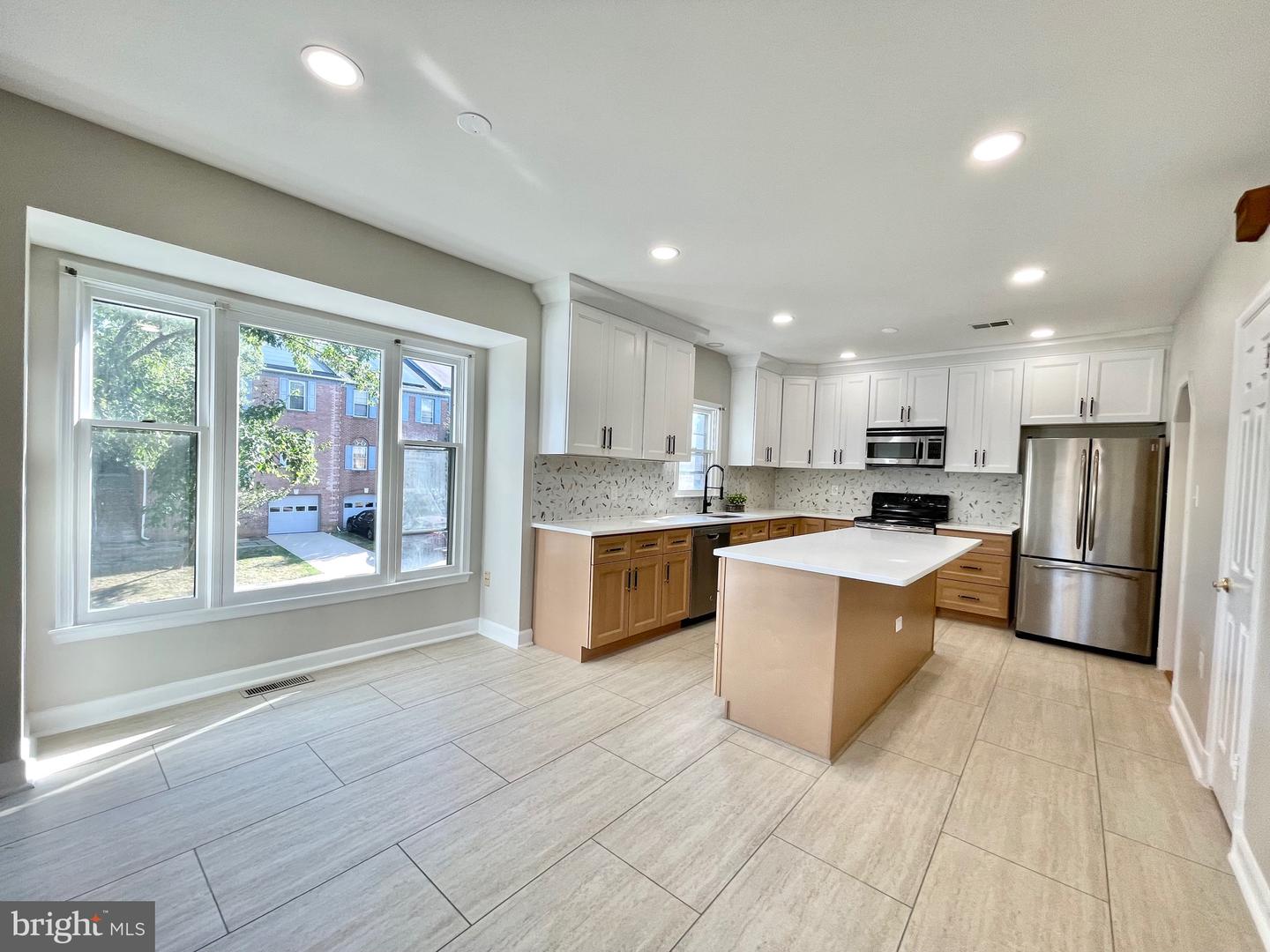 6031 WESCOTT HILLS WAY, ALEXANDRIA, Virginia 22315, 3 Bedrooms Bedrooms, ,2 BathroomsBathrooms,Residential,For sale,6031 WESCOTT HILLS WAY,VAFX2264568 MLS # VAFX2264568